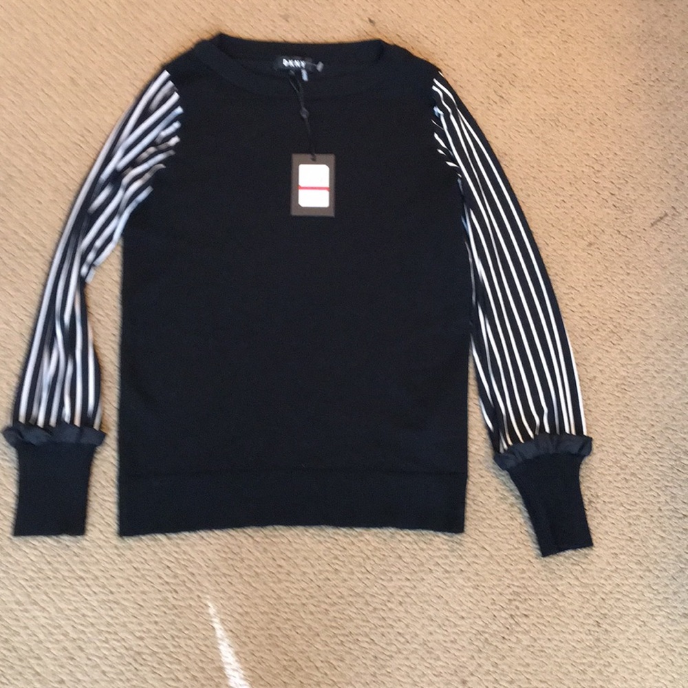 DKNY top